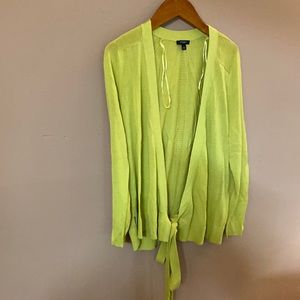 NWOT ANN TAYLOR LIME GREEN LIGHTWEIGHT SHRUG/sweater. Tie front bottom. Sz L